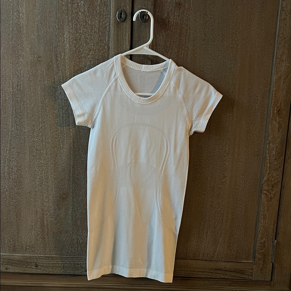 Lululemon Swiftly Tech Short Sleeve
